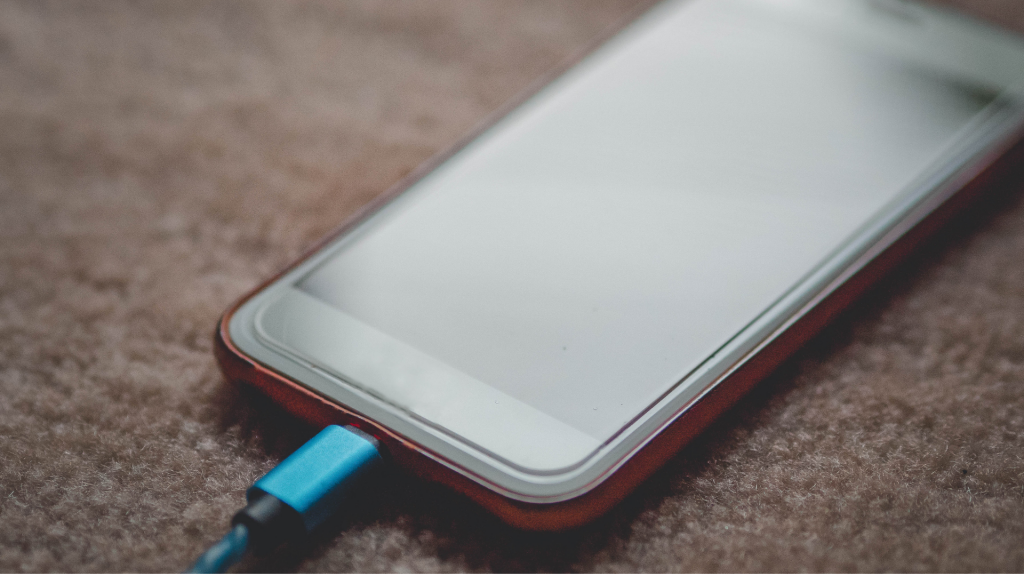โทรศัพท์ OnePlus โดนน้ำเข้า แก้อย่างไร? - ร้านซ่อมโทรศัพท์ เชียงใหม่ iPhone iPad ไอโฟน ไอแพด