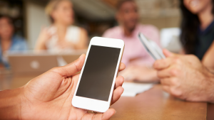 Read more about the article วิธีแก้โทรศัพท์มือถือ VIVO ดับเอง