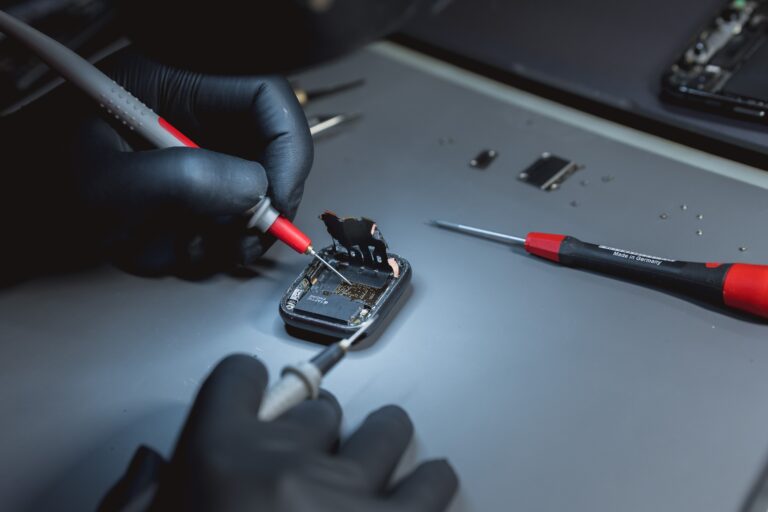 ร้านซ่อมโทรศัพท์มือถือ iPhone เชียงใหม่ Take Care Service 126