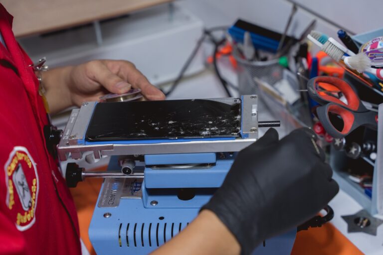 ร้านซ่อมโทรศัพท์มือถือ iPhone เชียงใหม่ Take Care Service 152