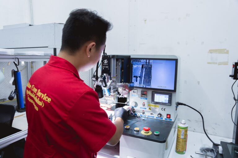 ร้านซ่อมโทรศัพท์มือถือ iPhone เชียงใหม่ Take Care Service 241