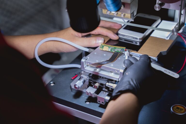 ร้านซ่อมโทรศัพท์มือถือ iPhone เชียงใหม่ Take Care Service 250