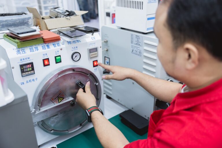 ร้านซ่อมโทรศัพท์มือถือ iPhone เชียงใหม่ Take Care Service 286