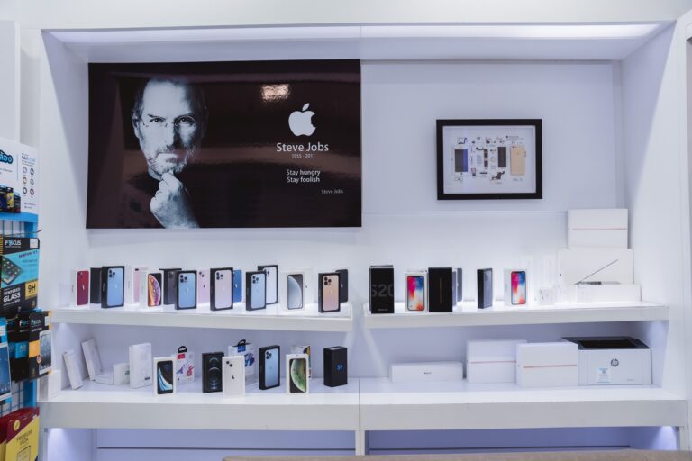 ร้านซ่อมโทรศัพท์มือถือ iPhone เชียงใหม่ Take Care Service 305