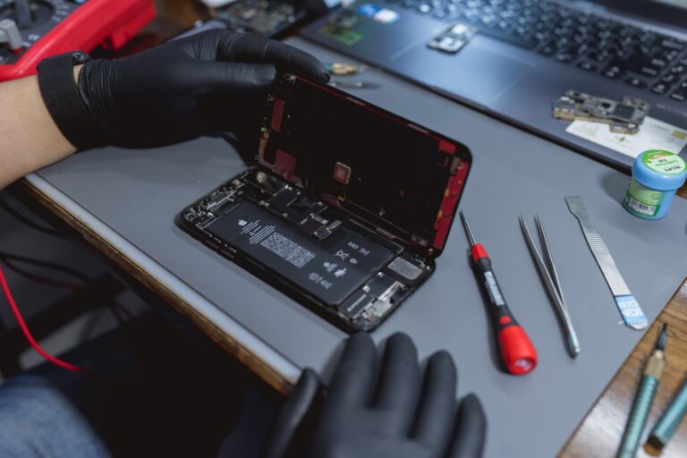 ร้านซ่อมโทรศัพท์มือถือ iPhone เชียงใหม่ Take Care Service 91